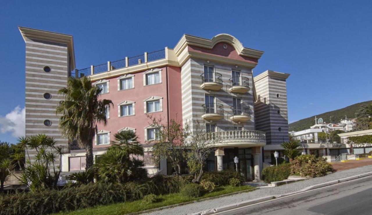 San Giovanni Rotondo Palace - Alihotels Eksteriør billede
